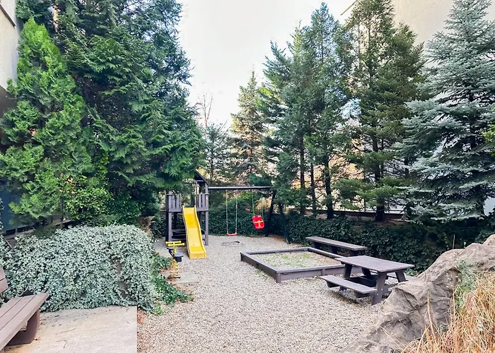 Garden - Herastrau Park 3min Walk بوخارست